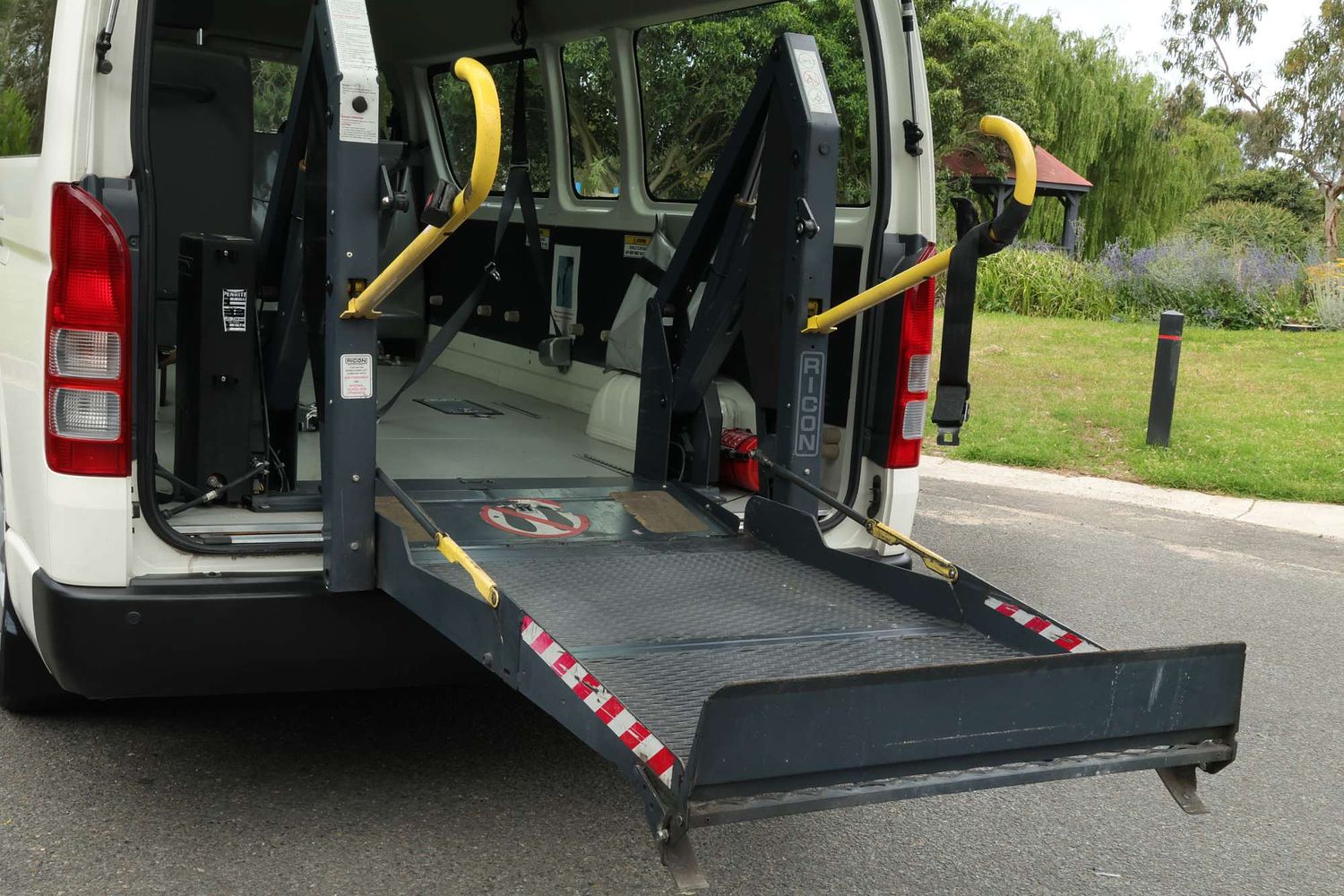 2014 Toyota Hiace Commuter