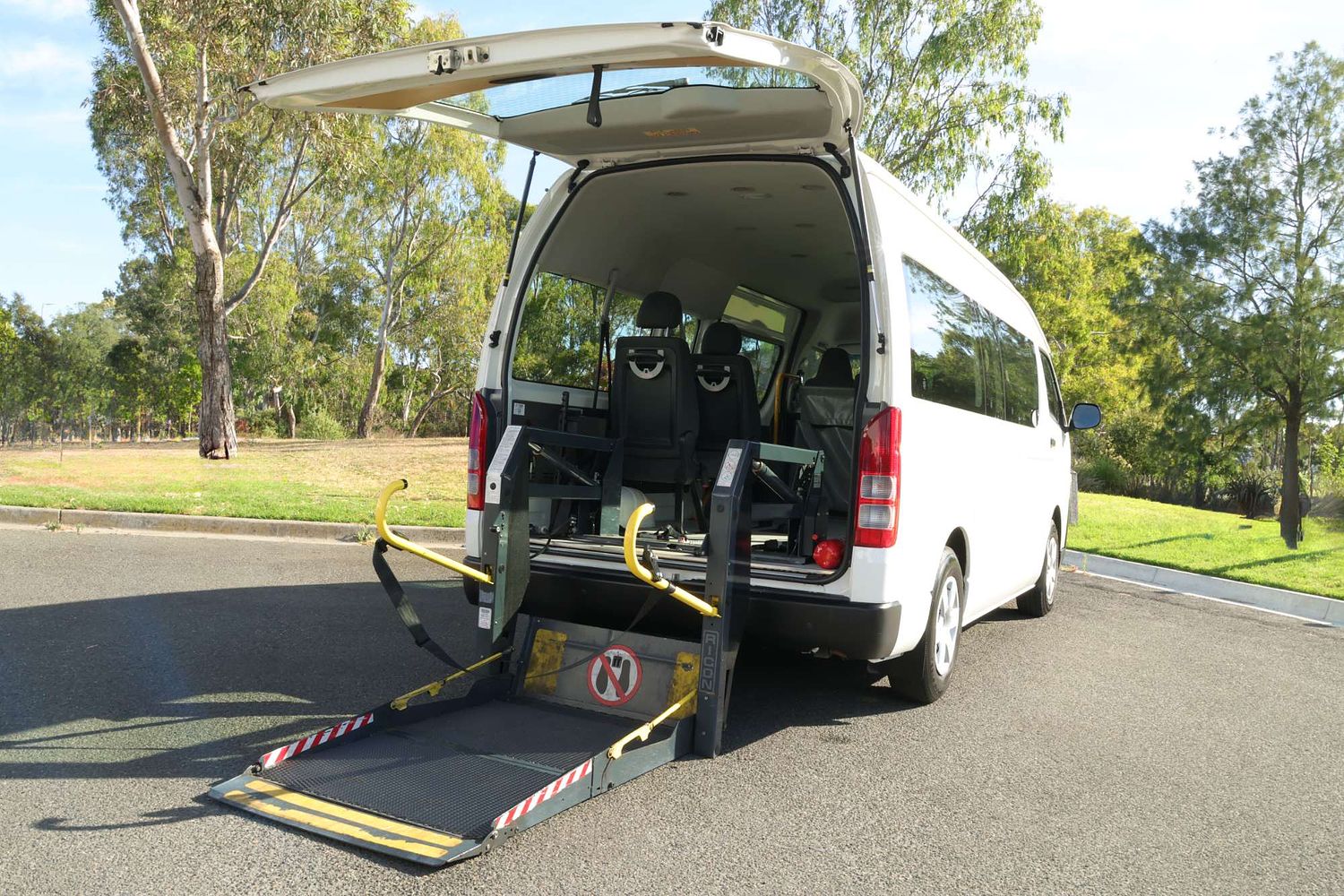 2016 Toyota Hiace Commuter Wheelchair Accessible