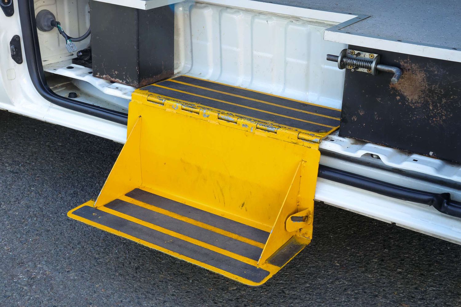 2016 Toyota Hiace Commuter Wheelchair Accessible