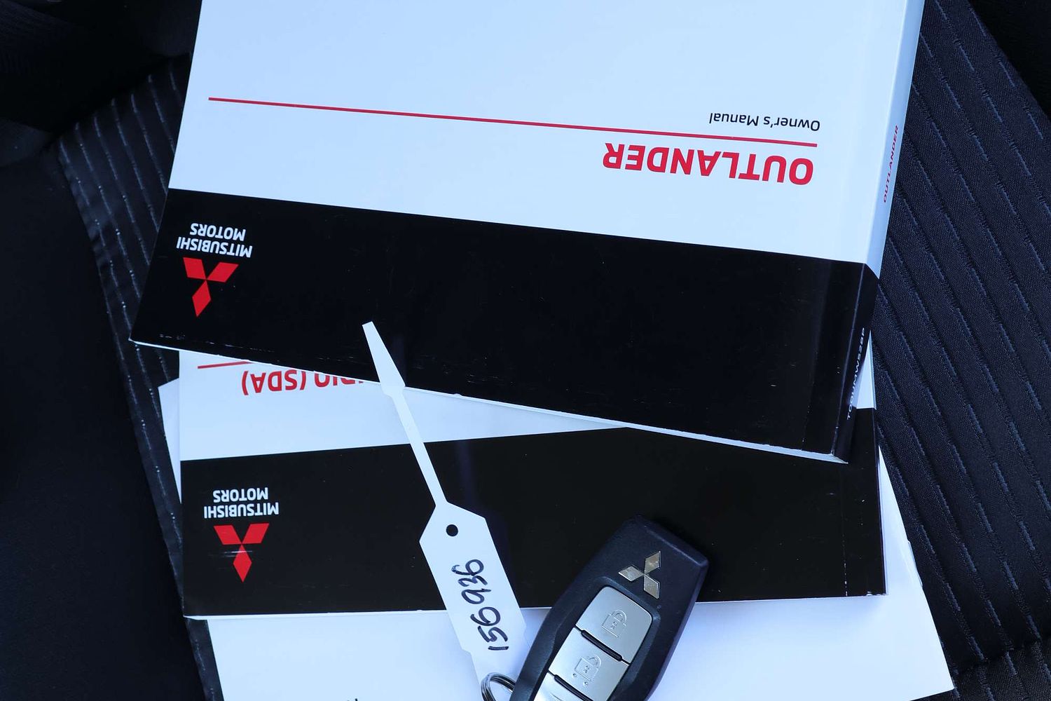 2024 Mitsubishi Outlander ES