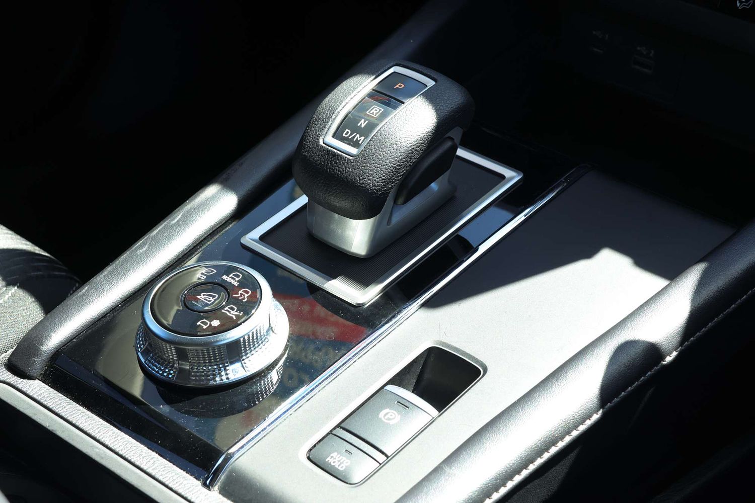 2024 Mitsubishi Outlander ES