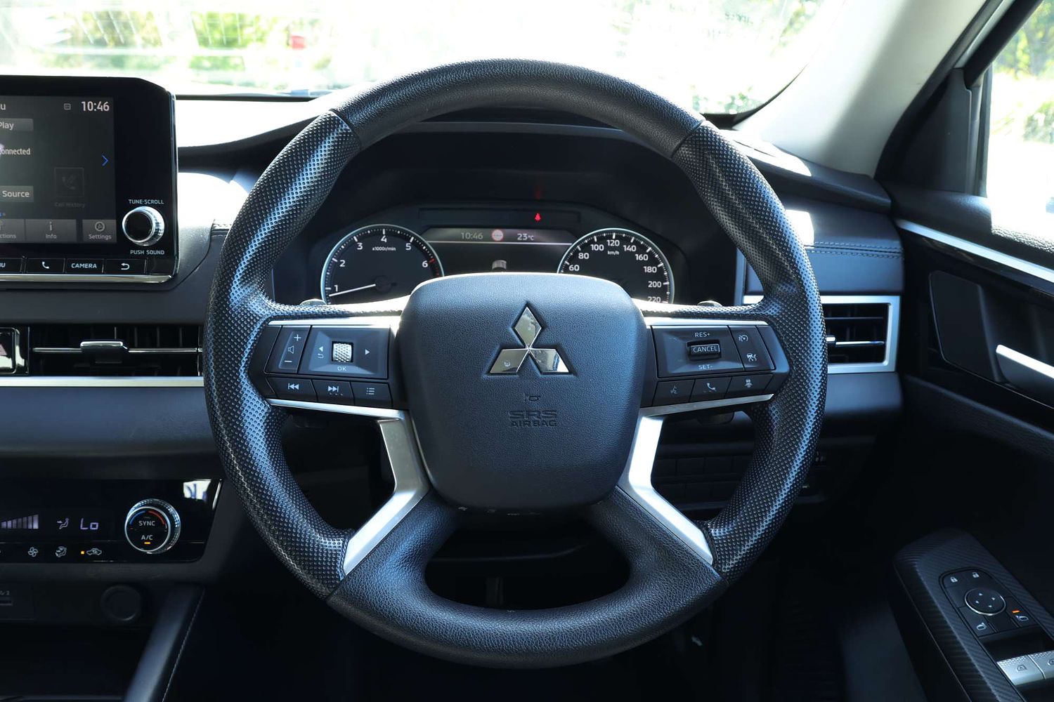 2024 Mitsubishi Outlander ES