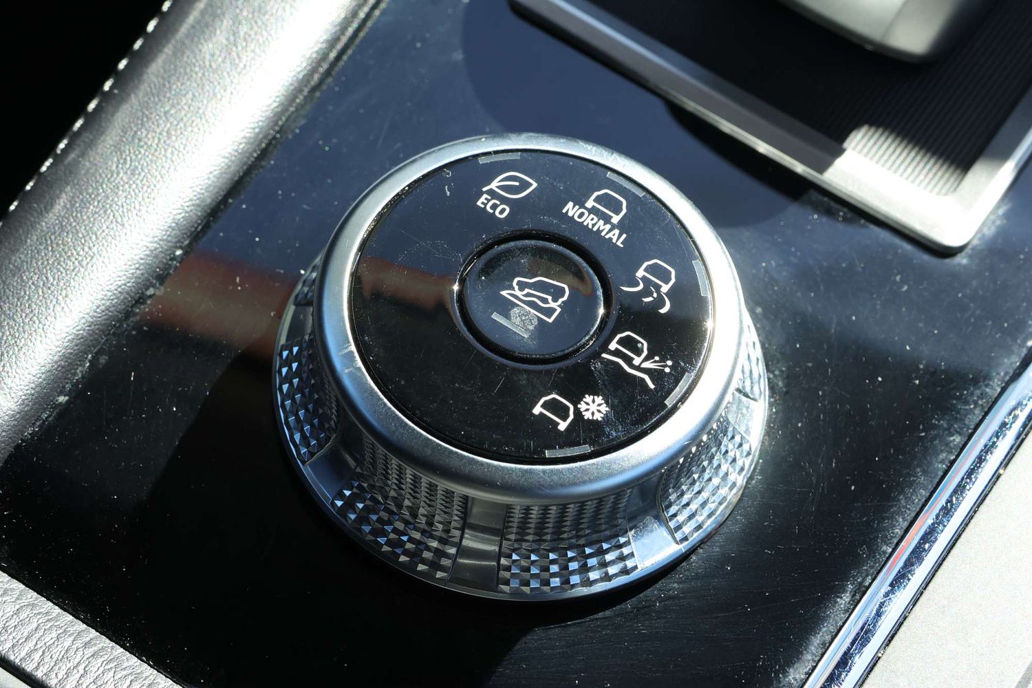 2024 Mitsubishi Outlander ES