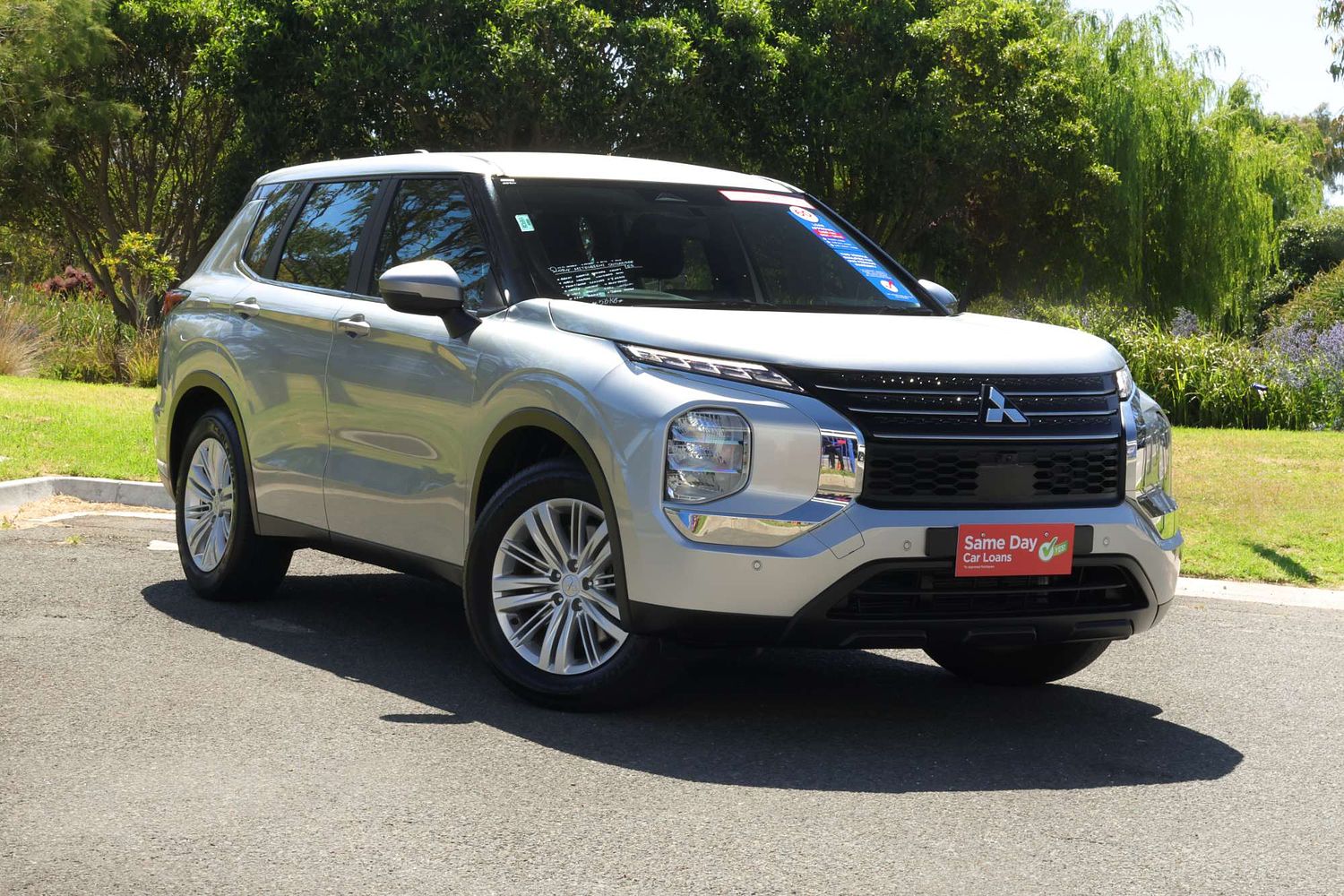 2024 Mitsubishi Outlander ES