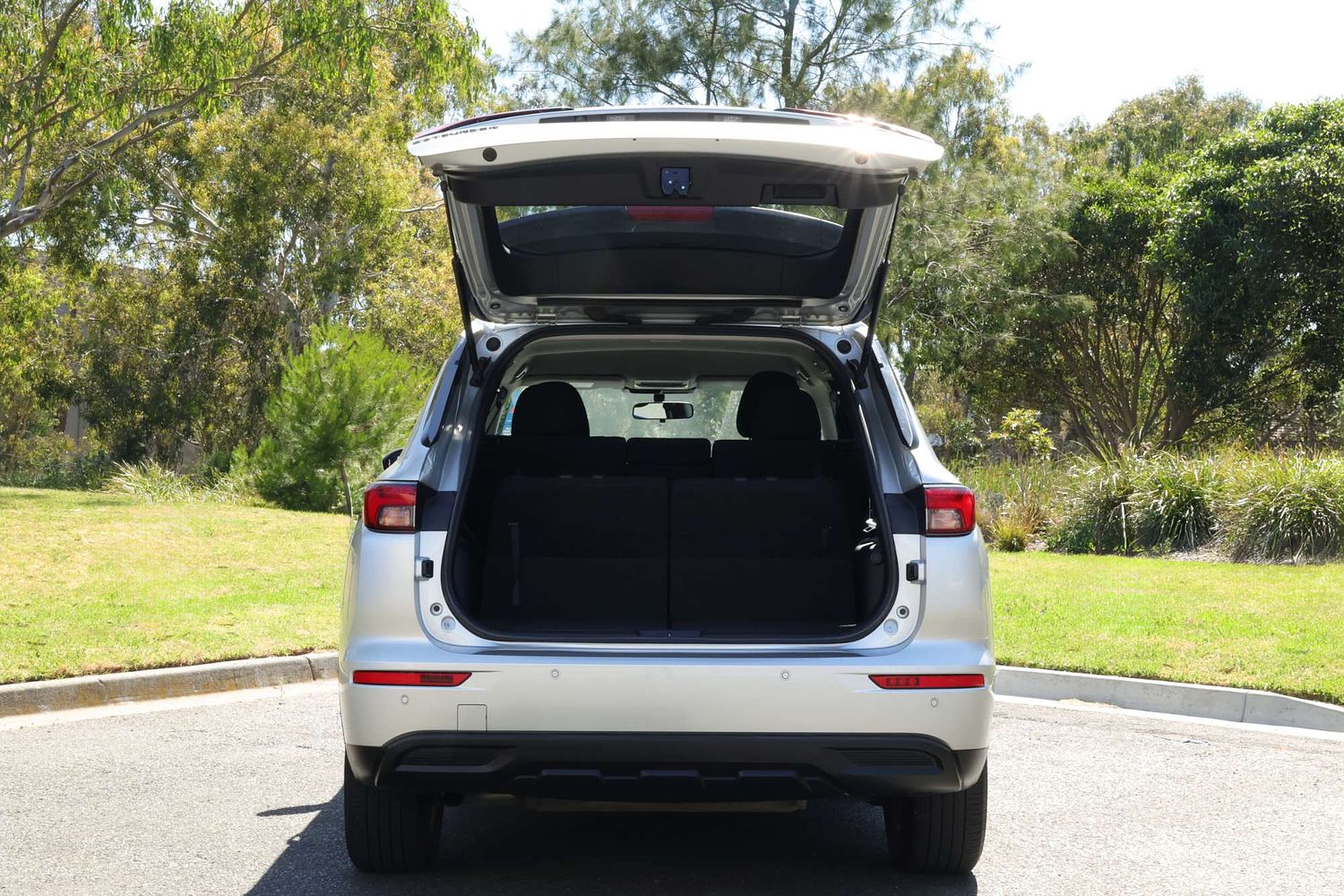 2024 Mitsubishi Outlander ES