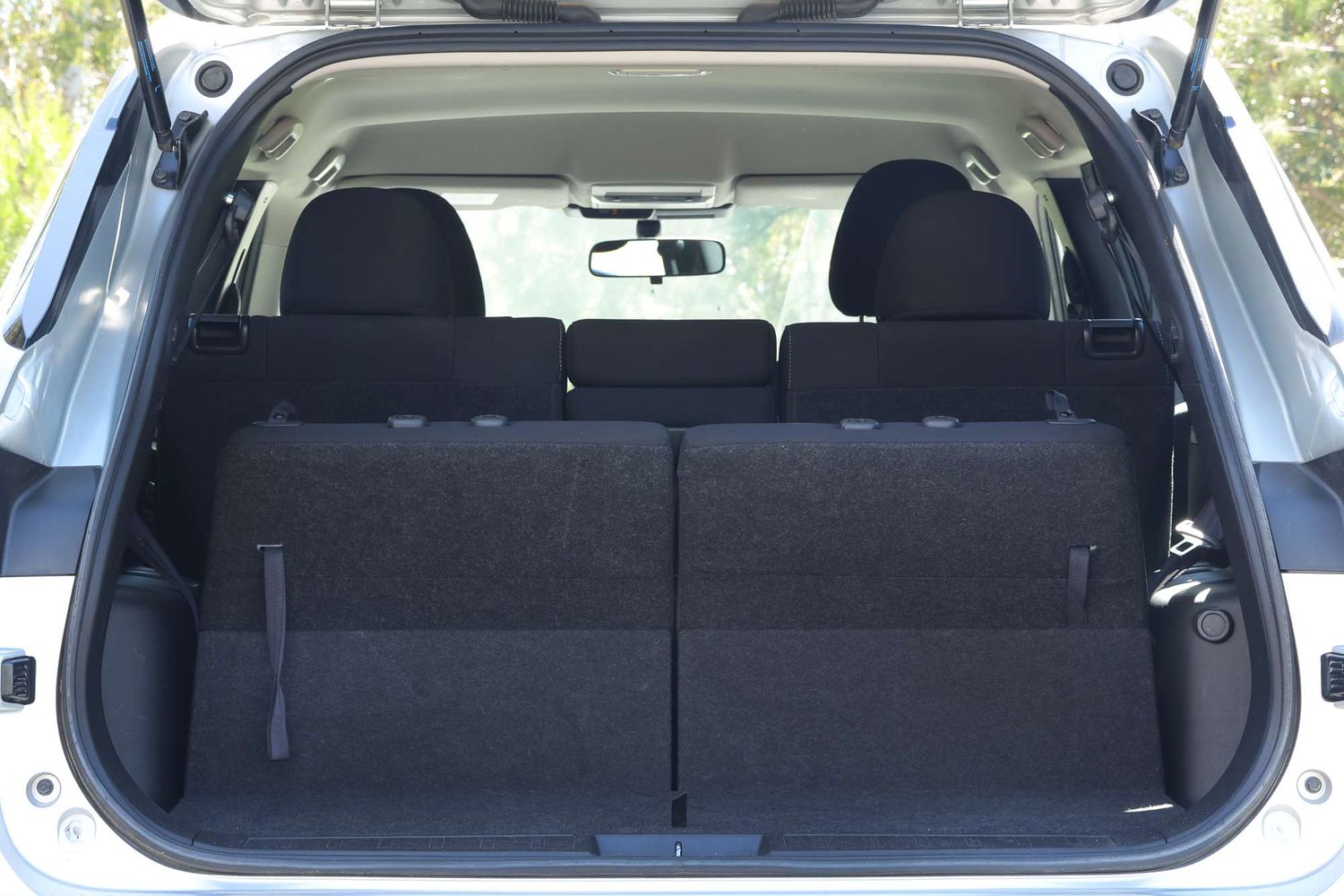 2024 Mitsubishi Outlander ES