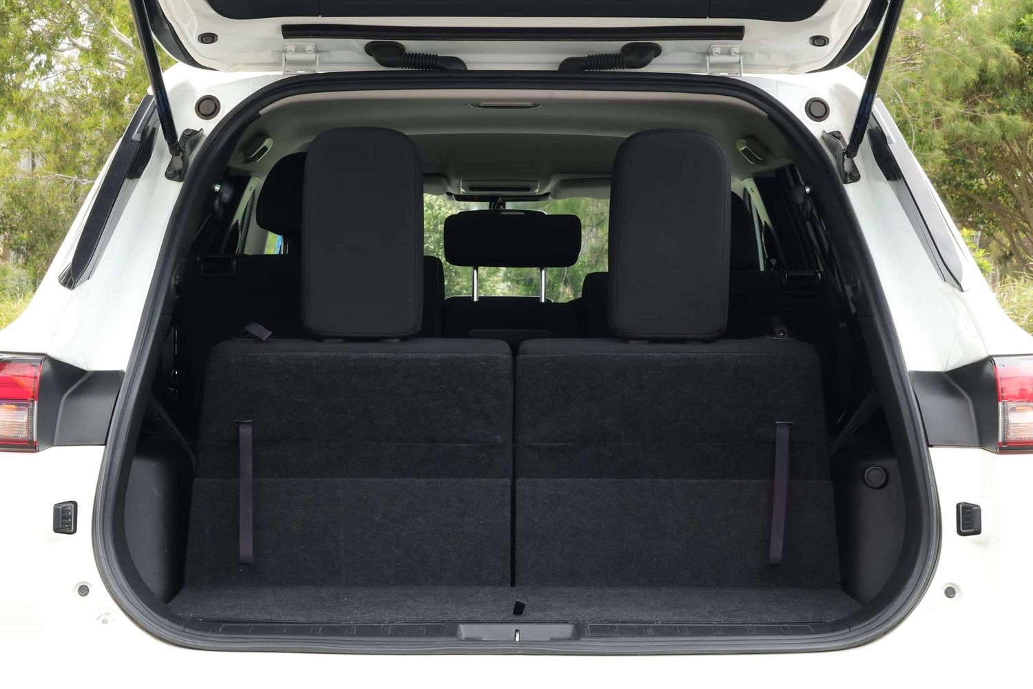 2023 Mitsubishi Outlander LS