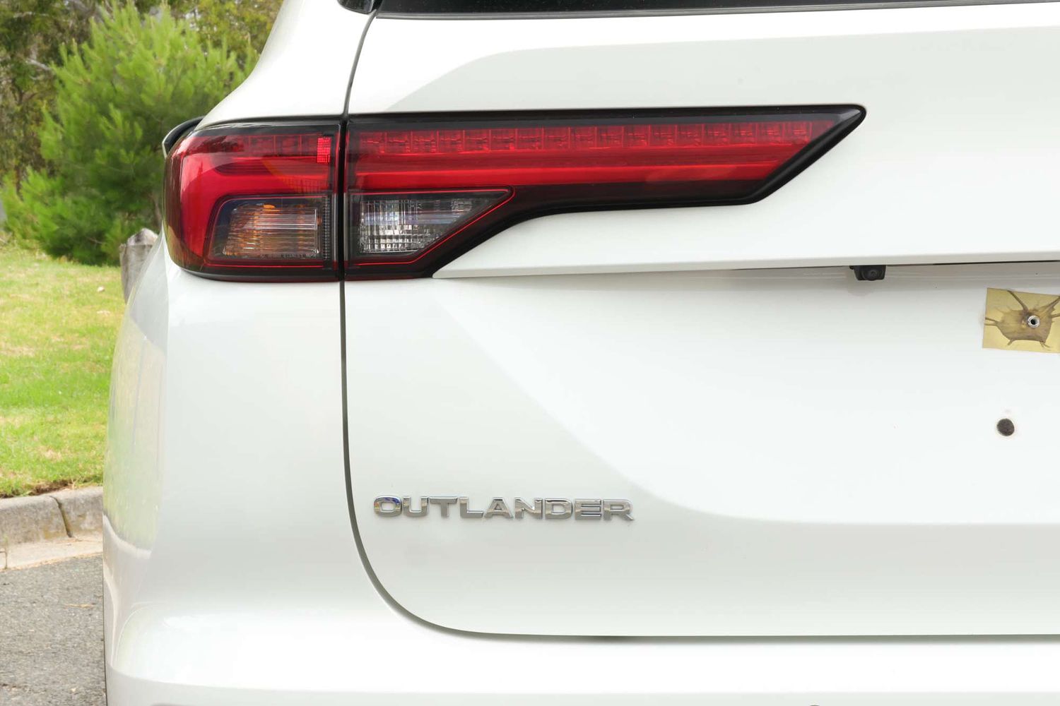 2023 Mitsubishi Outlander LS