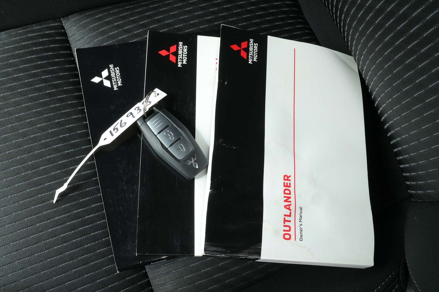 2023 Mitsubishi Outlander LS