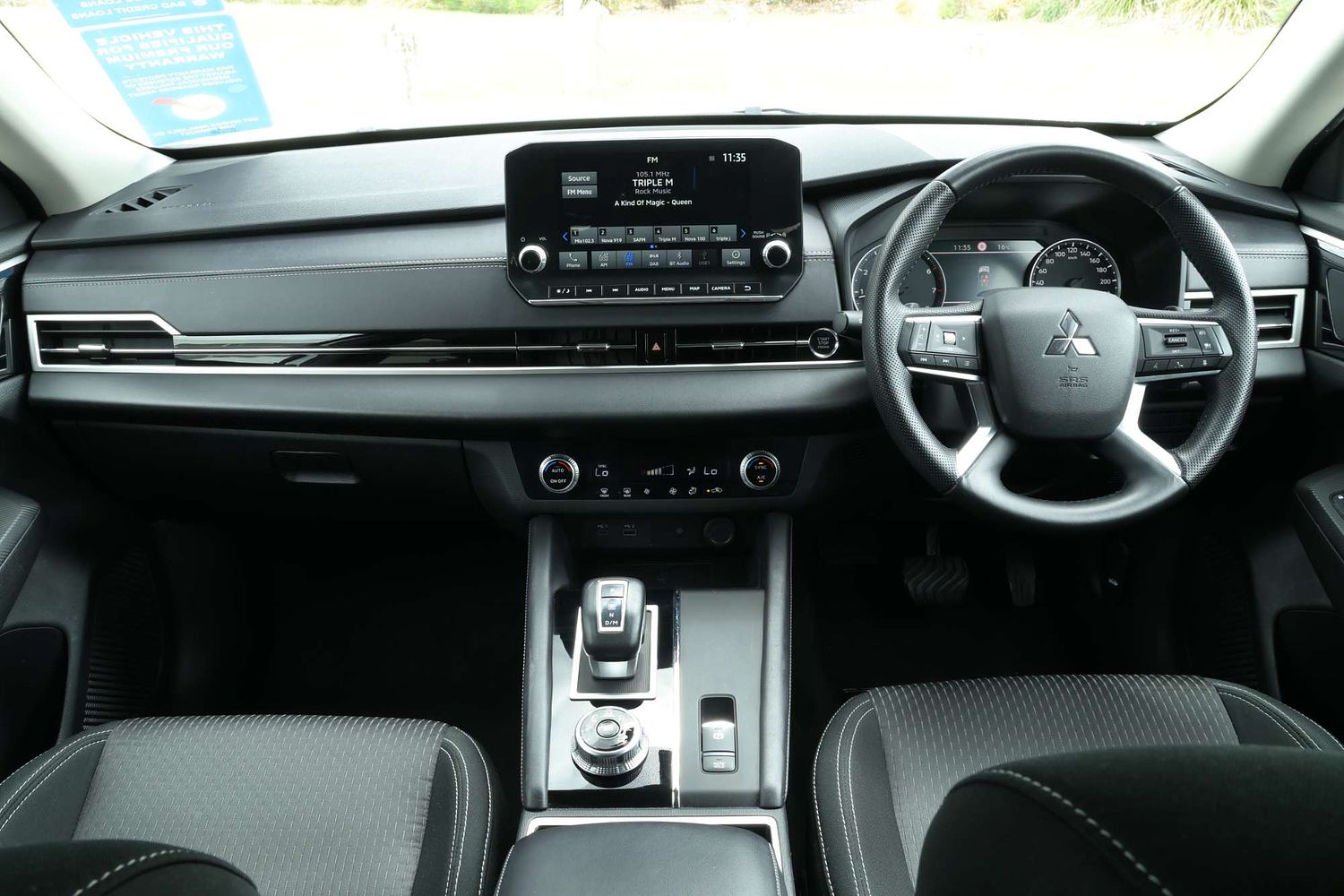 2023 Mitsubishi Outlander LS