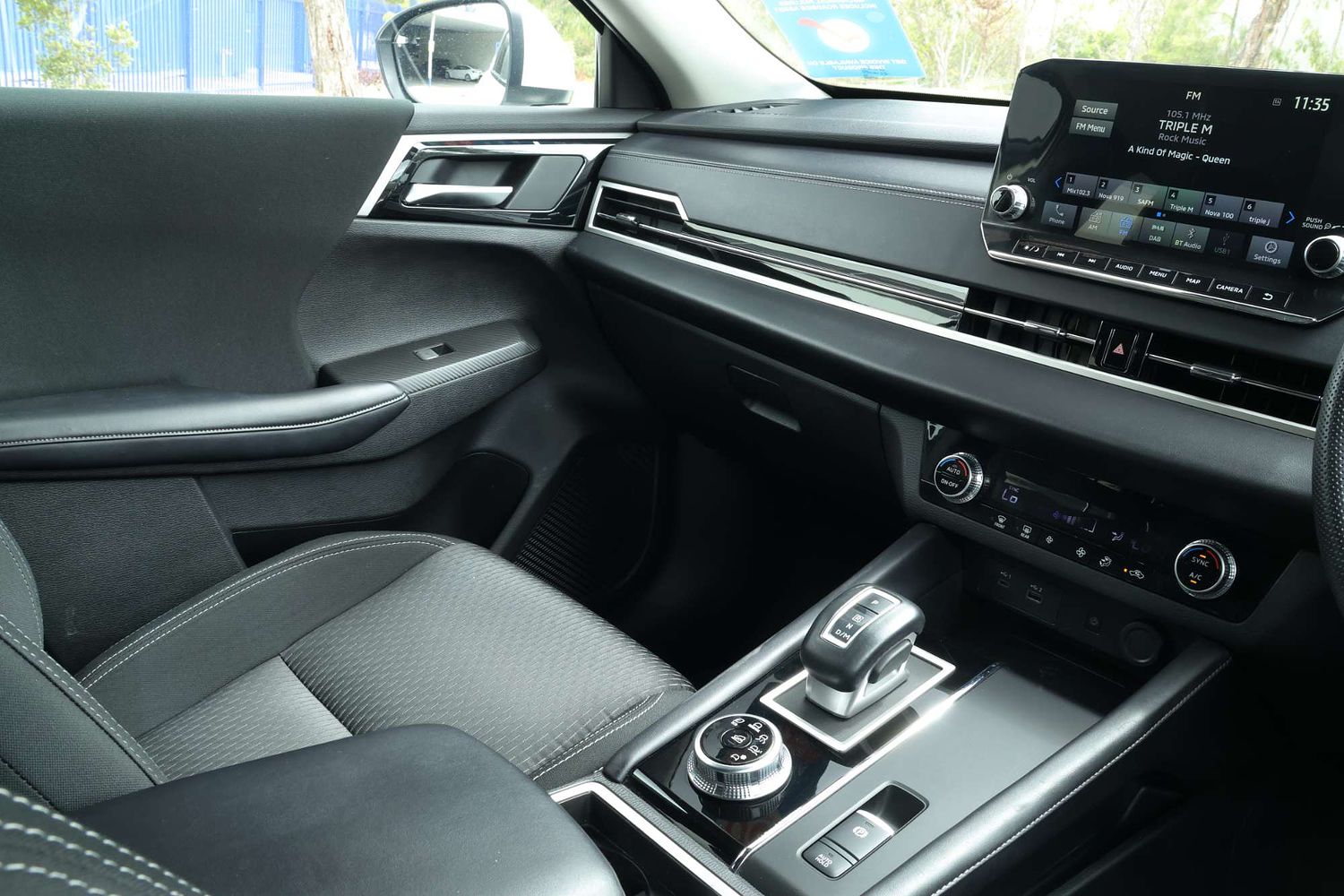 2023 Mitsubishi Outlander LS