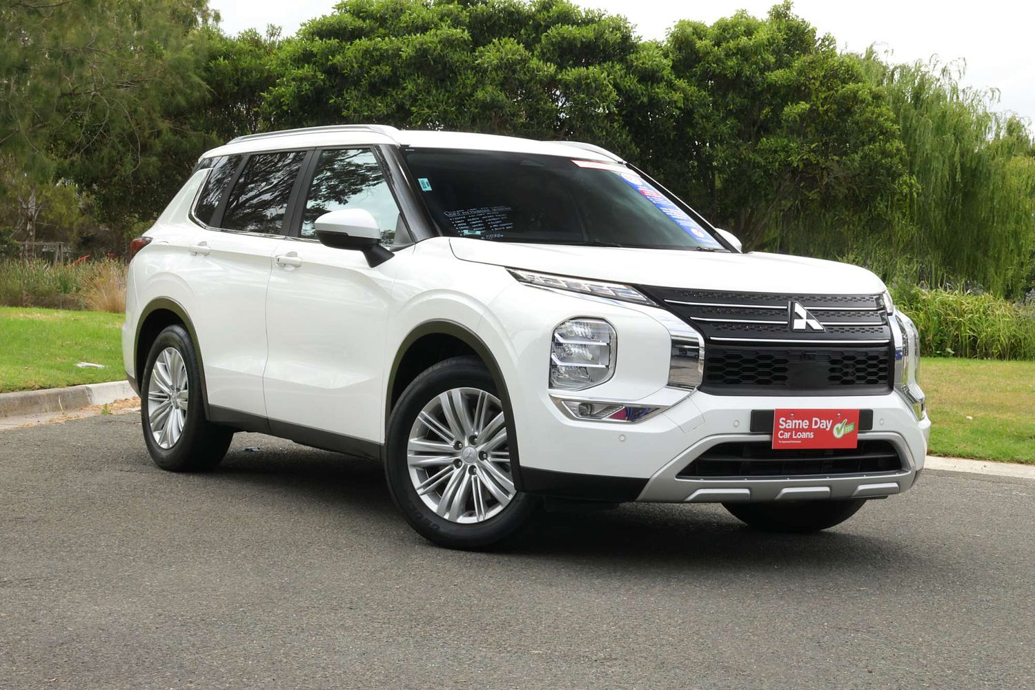 2023 Mitsubishi Outlander LS