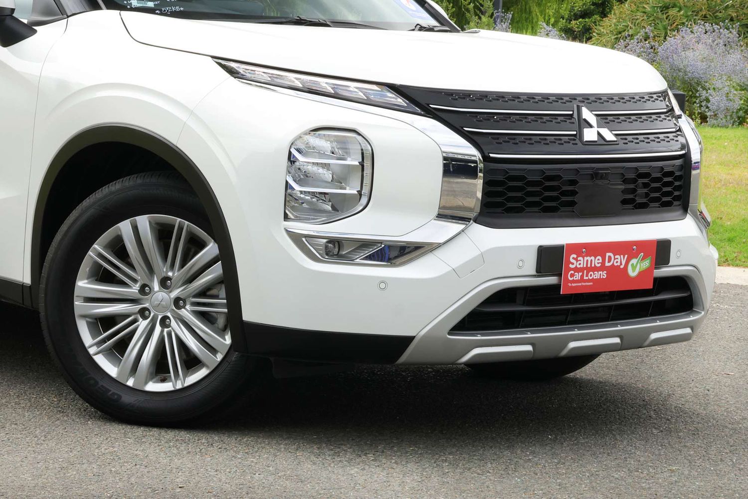 2023 Mitsubishi Outlander LS