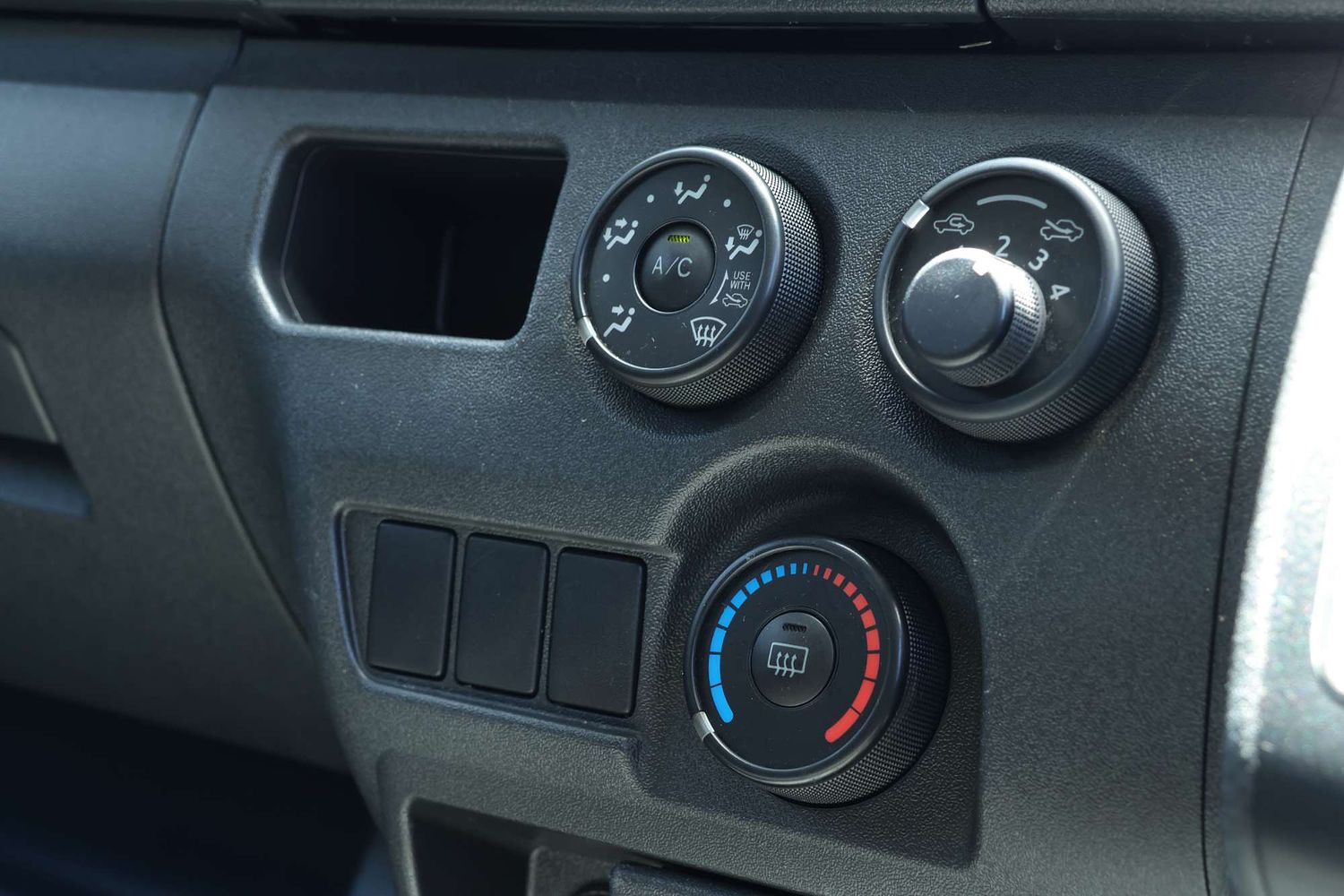 2013 Toyota Hiace REFRIGERATED -5C