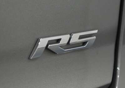 Holden Commodore Rs (5yr)